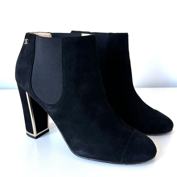 CHANEL Black Suede Gold Logo Chelsea Heel Ankle Boots IT 39.5 - Picture 3 of 16